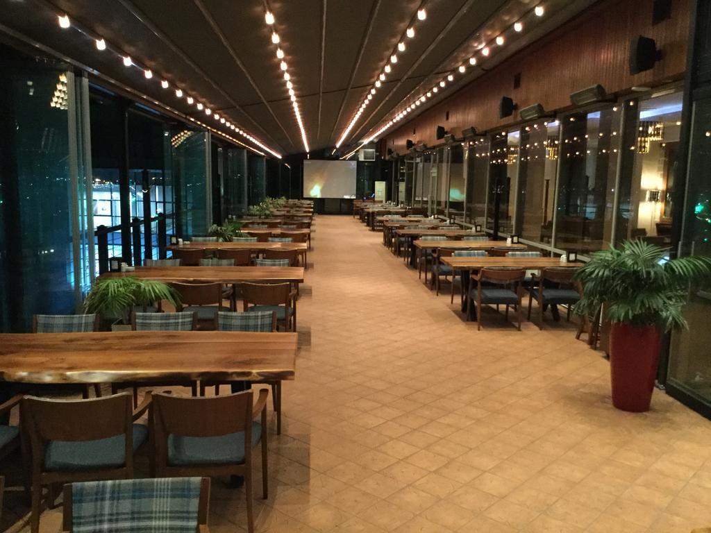 Riviera Hotel Baku Exteriör bild