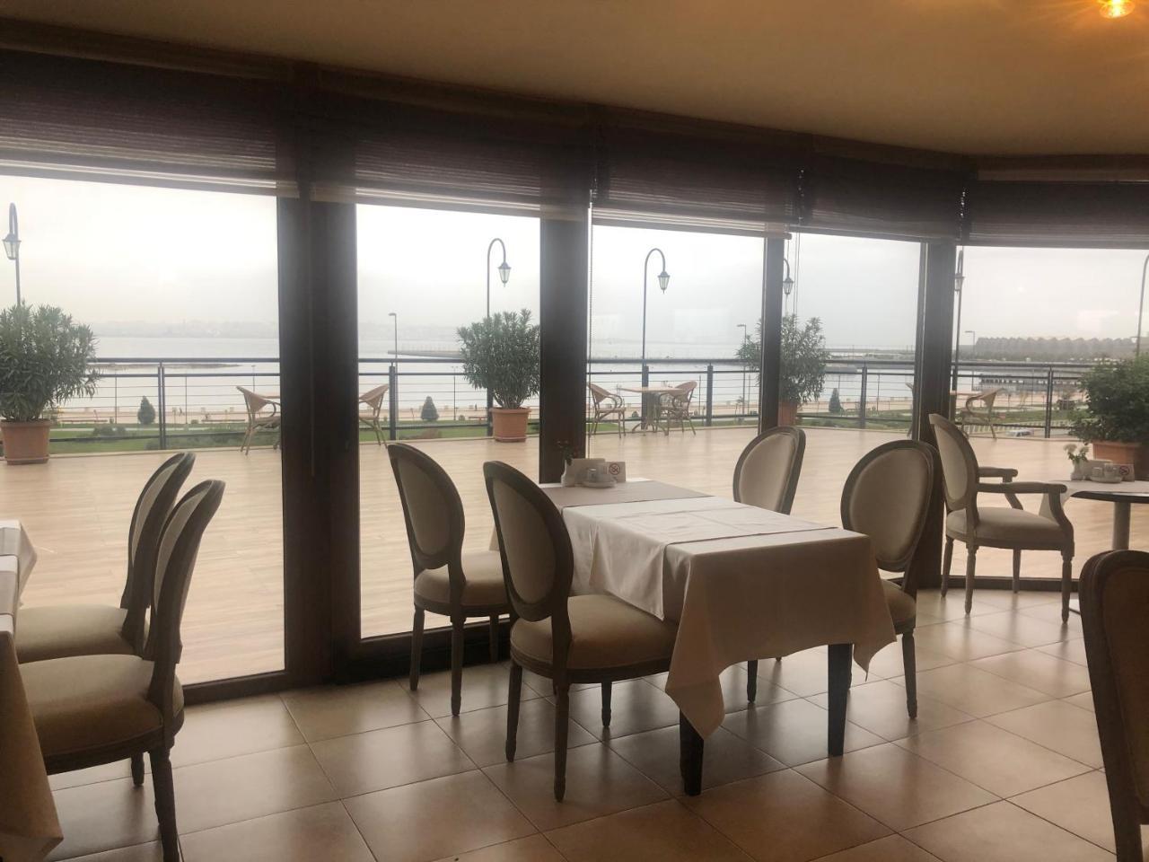 Riviera Hotel Baku Exteriör bild