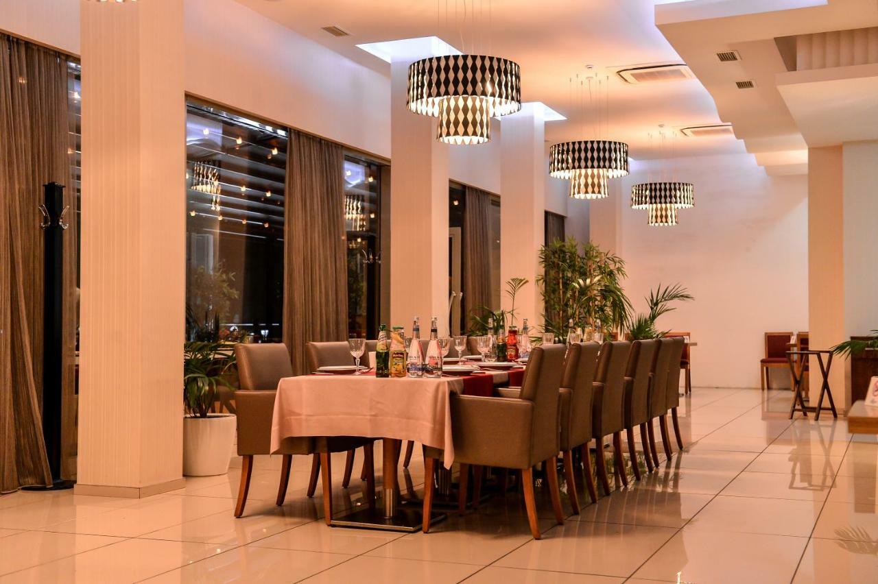 Riviera Hotel Baku Exteriör bild